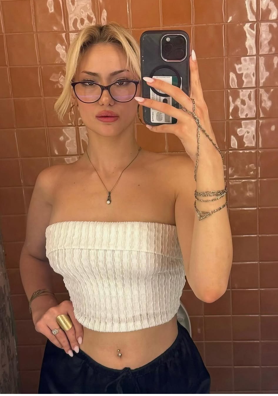 Akçaalan Sıcak Kanlı Escort Aleyna
