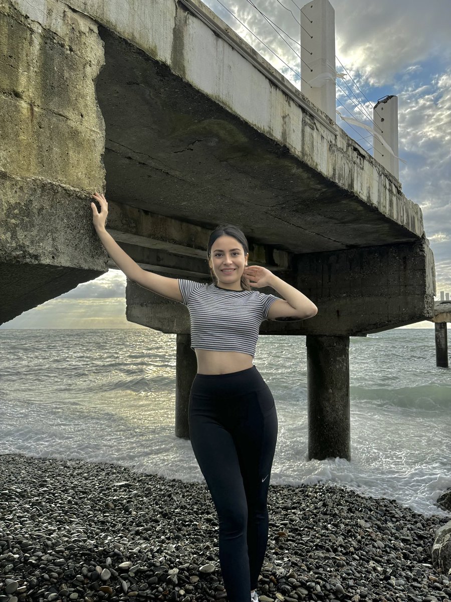 Bitez Zayıf Bayan Escort Yeliz